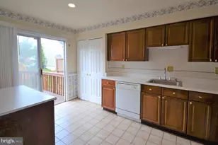 6220 Walkers Croft Way, Alexandria, VA 22315 - Photo 5