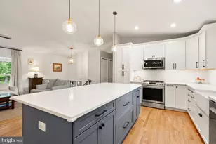 8446 Porter Ln, Alexandria, VA 22308 - Photo 7
