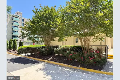 6141 Leesburg Pike #404, Falls Church, VA 22041 - Photo 43