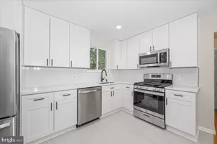 8624 Parliament Dr, Springfield, VA 22151 - Photo 11