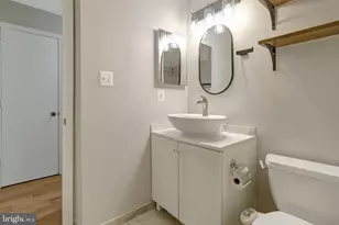 6906 Victoria Dr, Alexandria, VA 22310 - Photo 23