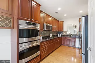 8932 Pink Carnation Ct, Lorton, VA 22079 - Photo 15