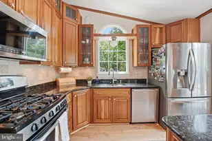 7601 Cervantes Ct, Springfield, VA 22153 - Photo 13