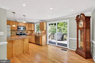 8471 Great Lake Ln, Springfield, VA 22153 - Photo 13