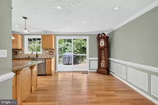8471 Great Lake Ln, Springfield, VA 22153 - Photo 15
