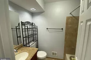 14447 Four Chimney Dr, Centreville, VA 20120 - Photo 15