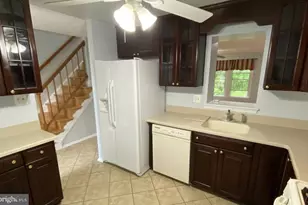 14447 Four Chimney Dr, Centreville, VA 20120 - Photo 3