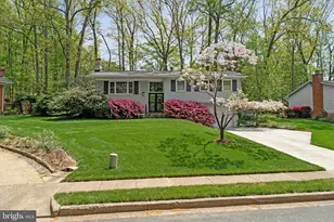 1713 Pine Valley Dr, Vienna, VA 22182 - Photo 1