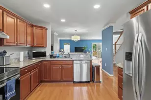8584 Enochs Dr, Lorton, VA 22079 - Photo 3