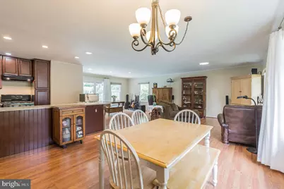 7011 Hadlow Drive, Springfield, VA 22152 - Photo 9