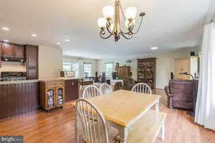7011 Hadlow Dr, Springfield, VA 22152 - Photo 9