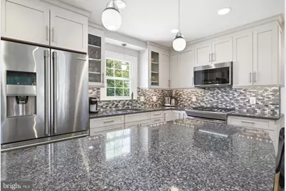8402 Georgian Way, Annandale, VA 22003 - Photo 15