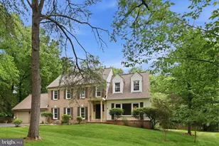 11913 Holly Spring Dr, Great Falls, VA 22066 - Photo 3