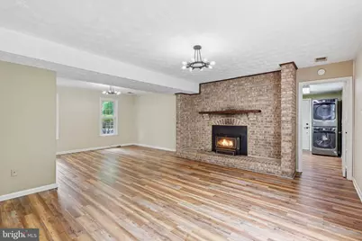 11913 Holly Spring Drive, Great Falls, VA 22066 - Photo 17
