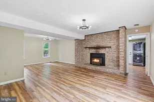 11913 Holly Spring Dr, Great Falls, VA 22066 - Photo 17