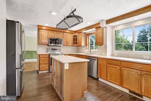 12306 Streamvale Cir, Herndon, VA 20170 - Photo 5