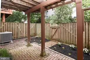 5843 Wye Oak Commons Ct, Burke, VA 22015 - Photo 27
