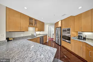 8220 Crestwood Heights Dr, McLean, VA 22102 - Photo 7