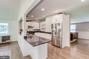 11926 Appling Valley Rd, Fairfax, VA 22030 - Photo 3
