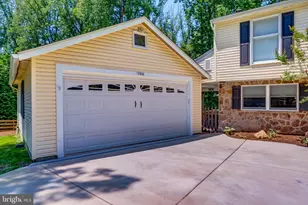 11926 Appling Valley Rd, Fairfax, VA 22030 - Photo 59