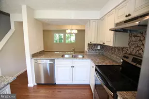 8070 Grandview Ct, Springfield, VA 22153 - Photo 7