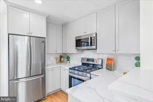 7003 Terrace Ct, Annandale, VA 22003 - Photo 13