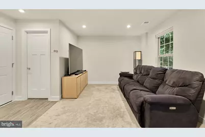 7831 Francis Dickens Lane, Annandale, VA 22003 - Photo 5