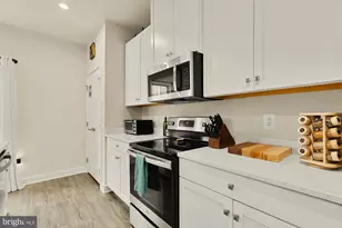 7831 Francis Dickens Ln, Annandale, VA 22003 - Photo 15