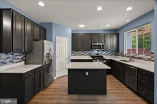 6708 Ordsall St, Alexandria, VA 22315 - Photo 3