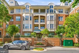 1860 Stratford Park Pl, Reston, VA 20190 - Photo 3