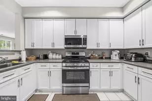 1860 Stratford Park Pl, Reston, VA 20190 - Photo 19