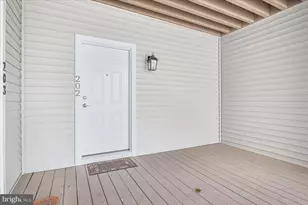 14305 Climbing Rose Way Way, Centreville, VA 20121 - Photo 3