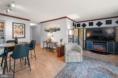 8360 Greensboro Drive #102, McLean, VA 22102 - Photo 5