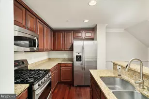 4424 Eastwick Ct, Fairfax, VA 22033 - Photo 9