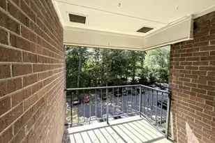 3318 Woodburn Village Dr, Annandale, VA 22003 - Photo 5
