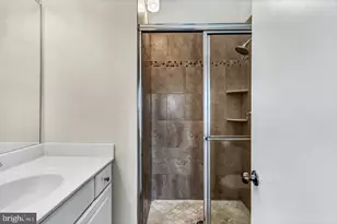 12228 Grassy Hill Ct, Fairfax, VA 22033 - Photo 19