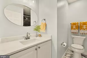 9151 Silvershadow Ct, Lorton, VA 22079 - Photo 29