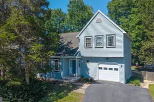 4350 Silas Hutchinson Dr, Chantilly, VA 20151 - Photo 1