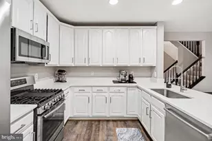 5728 Governors Pond Cir, Alexandria, VA 22310 - Photo 7