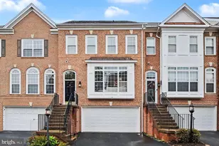 5728 Governors Pond Cir, Alexandria, VA 22310 - Photo 1