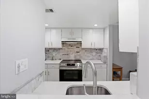 12918 Grays Pointe Rd, Fairfax, VA 22033 - Photo 11