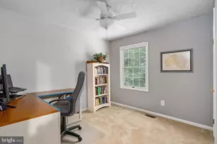 12035 Lake Newport Rd, Reston, VA 20194 - Photo 27