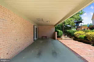 6703 Red Jacket Rd, Springfield, VA 22152 - Photo 3