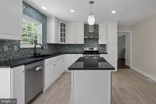 15218 Sovereign Pl, Chantilly, VA 20151 - Photo 19