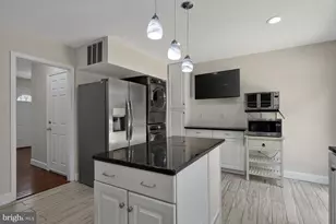15218 Sovereign Pl, Chantilly, VA 20151 - Photo 17