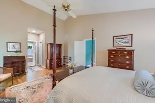 2028 Spring Branch Dr, Vienna, VA 22181 - Photo 25