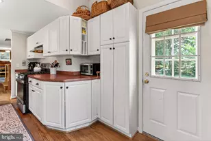 3304 Slade Run Dr, Falls Church, VA 22042 - Photo 17