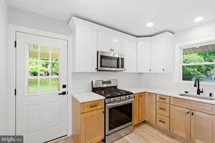 8416 Danford Ct, Springfield, VA 22152 - Photo 11