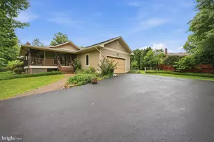 4920 Brook Hills Dr, Annandale, VA 22003 - Photo 3