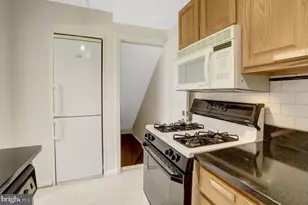 5926 Edgehill Ct, Alexandria, VA 22303 - Photo 11